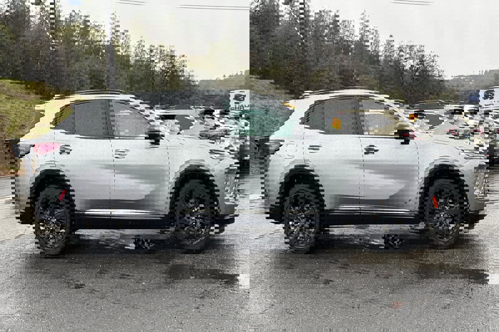 Used 2025 Buick Envision Sport Touring image 2