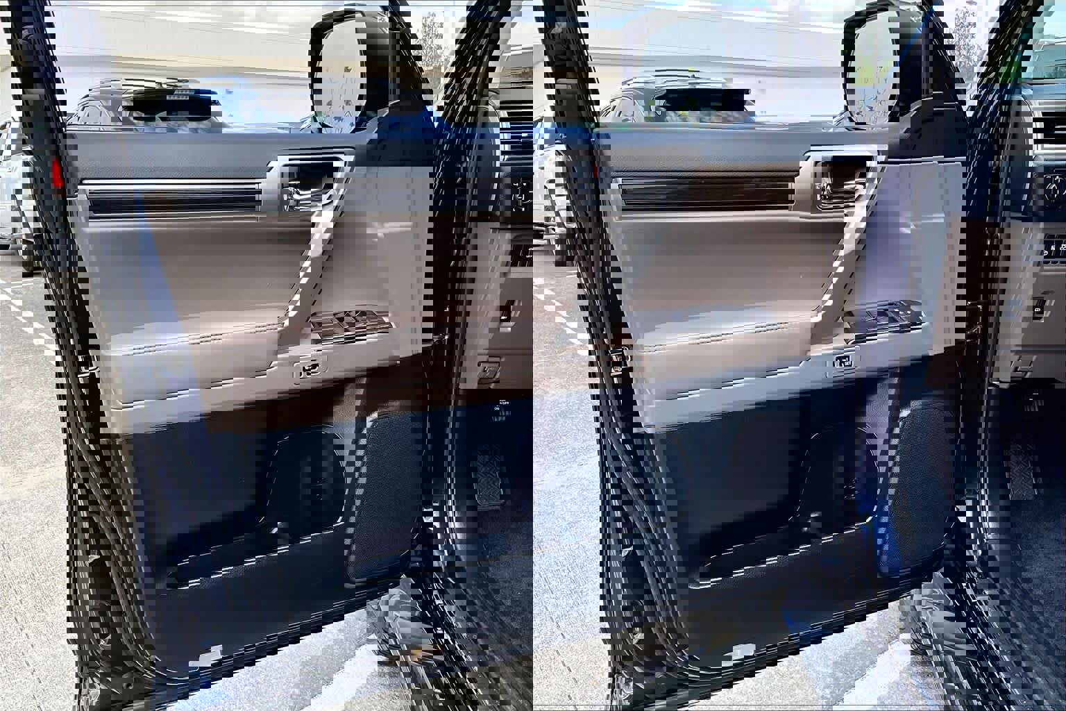 Used 2021 Lexus GX 460 Luxury w/ Sport Design Package image 19