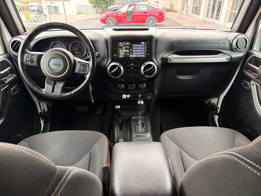 Used 2016 Jeep Wrangler Unlimited Sahara w/ Connectivity Group image 15