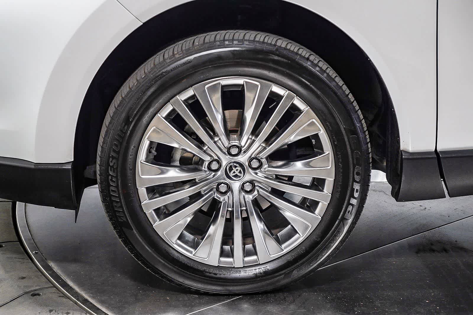 Certified 2024 Toyota Venza Limited AWD/4WD image 11
