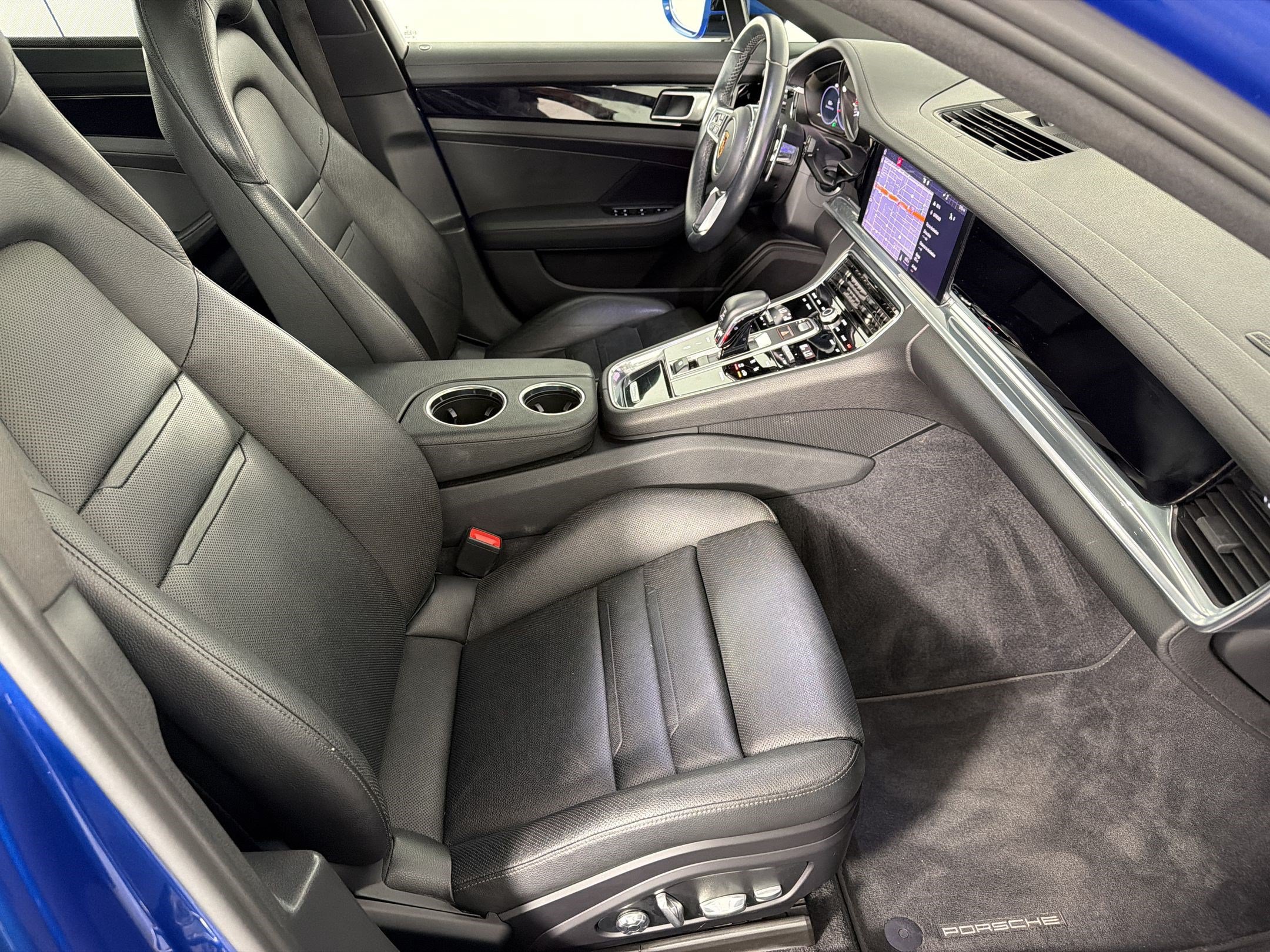 Certified 2019 Porsche Panamera image 25