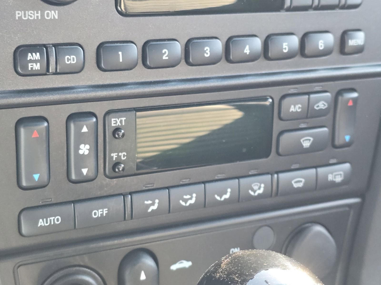 Used 2002 Ford Thunderbird image 26