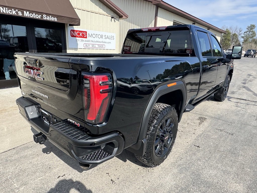 Used 2024 GMC Sierra 2500 AT4 w/ AT4 Premium Plus Package image 4