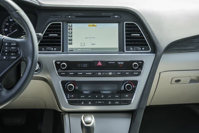 Used 2015 Hyundai Sonata Limited w/ Option Group 06 FWD image 24