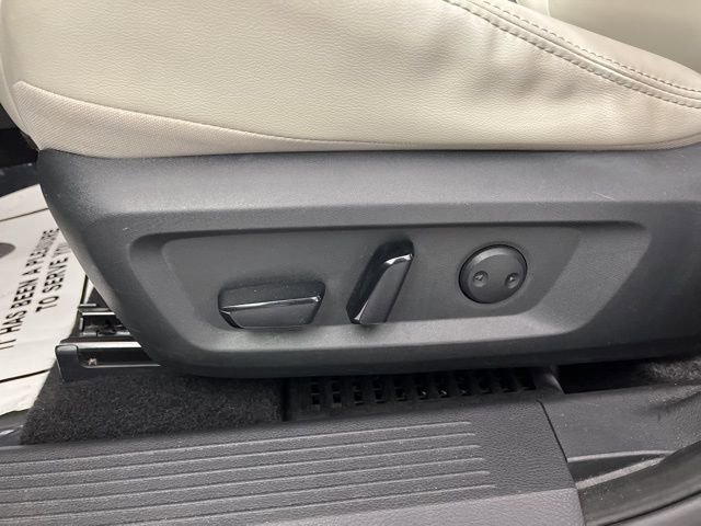 Used 2023 Nissan Rogue SL w/ SL Premium Package image 32