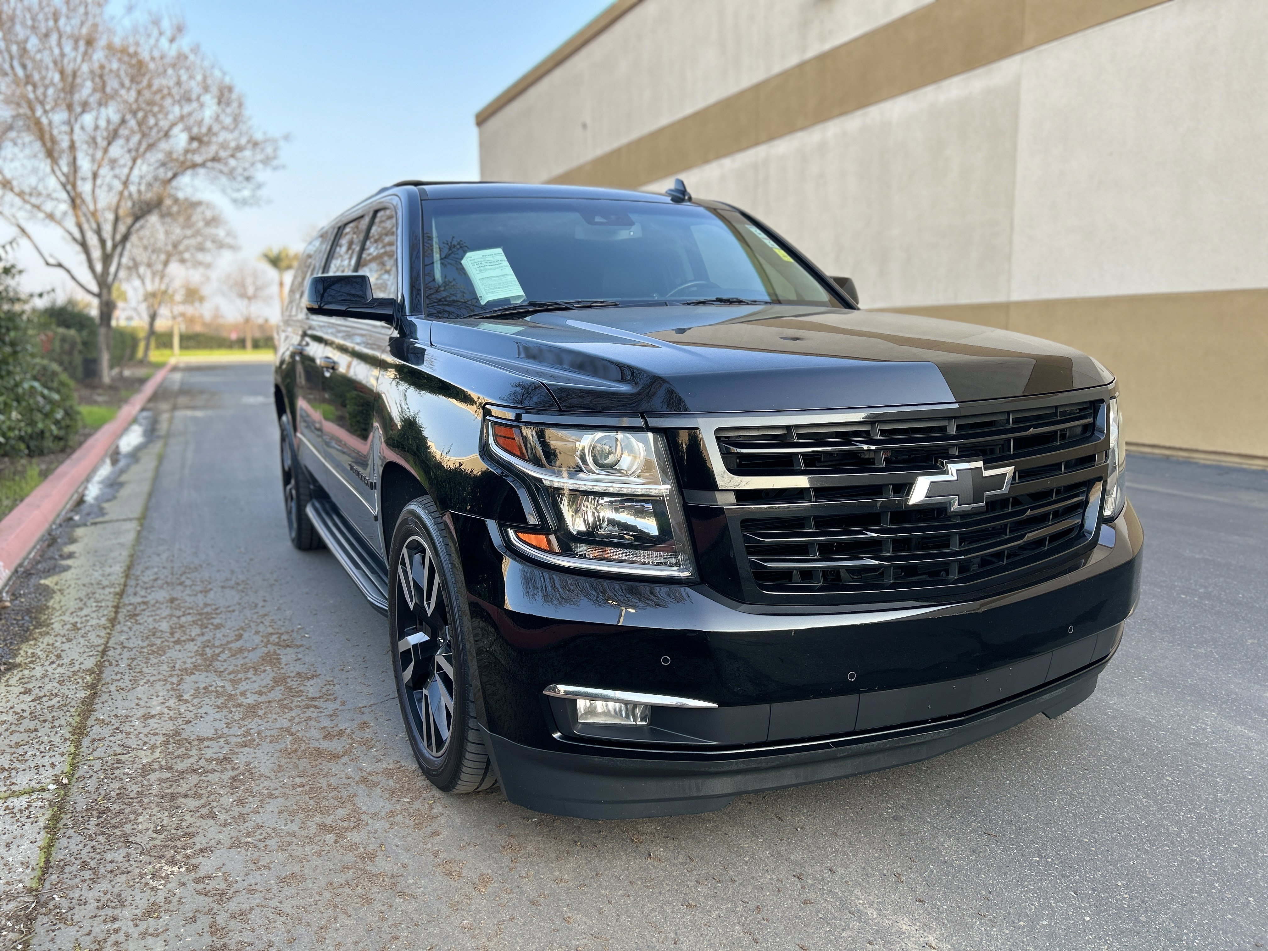 Used 2019 Chevrolet Suburban Premier image 2
