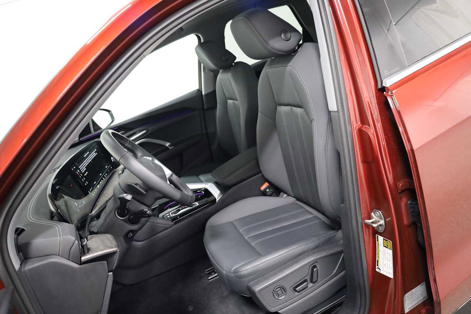 Used 2025 Audi Q5 Premium Plus w/ Premium Plus image 5