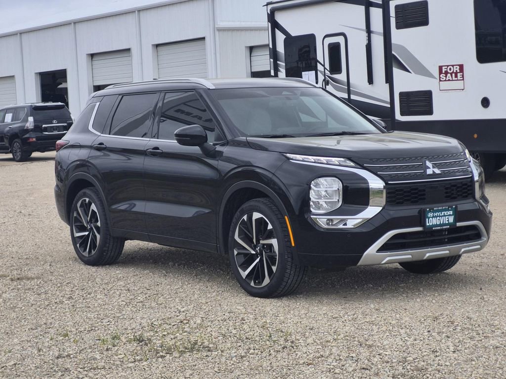 Used 2024 Mitsubishi Outlander SEL image 2
