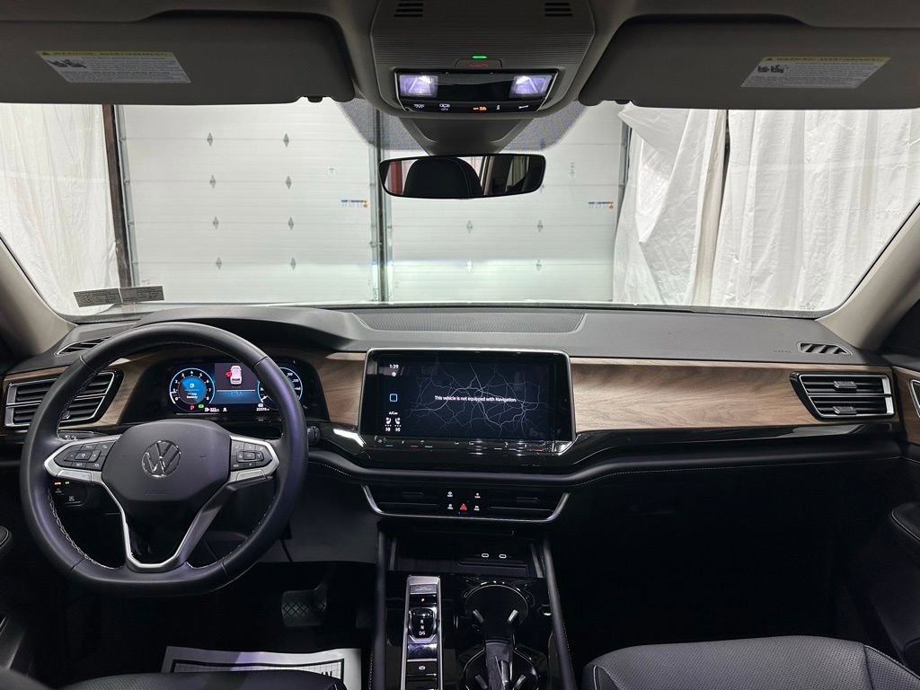 Used 2025 Volkswagen Atlas SE image 39