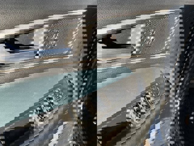 Used 2024 Ford Edge SEL w/ Sport Appearance Package image 11