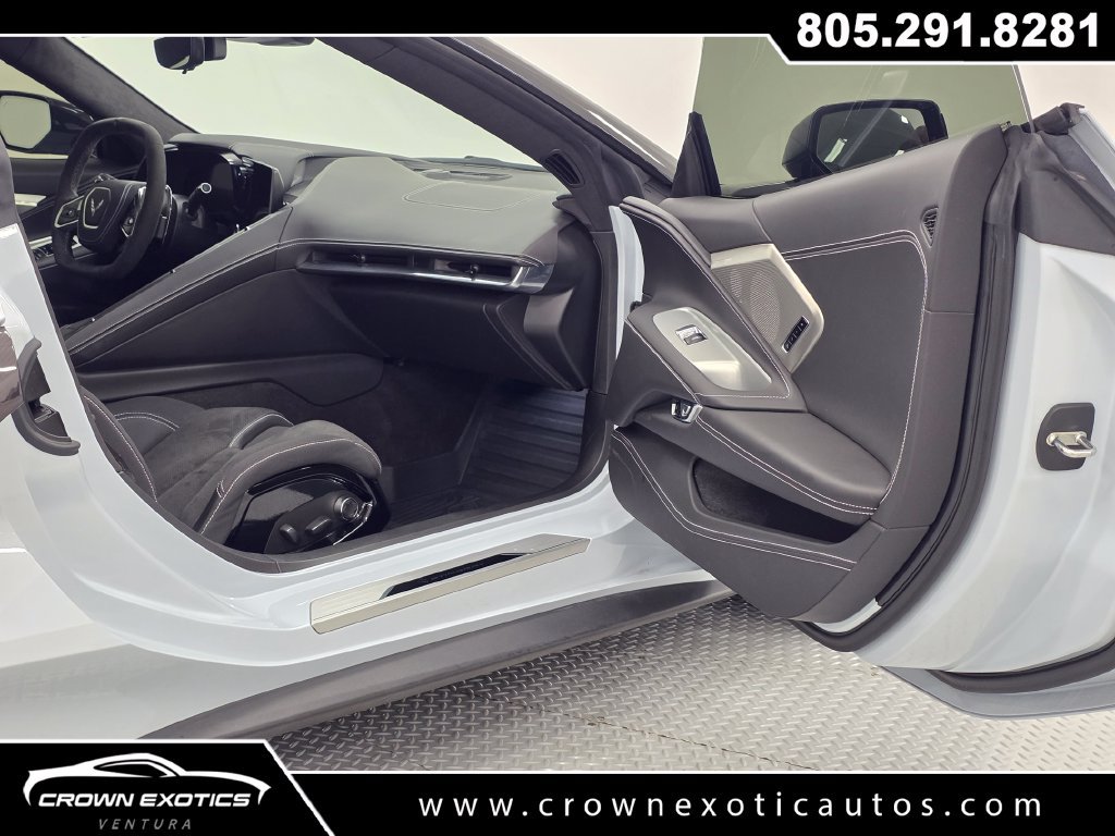 Used 2024 Chevrolet Corvette Stingray Premium Conv w/ Z51 Performance Package RWD image 18