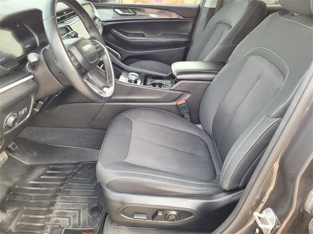 Used 2021 Jeep Grand Cherokee L Laredo w/ Luxury Tech Group I image 15