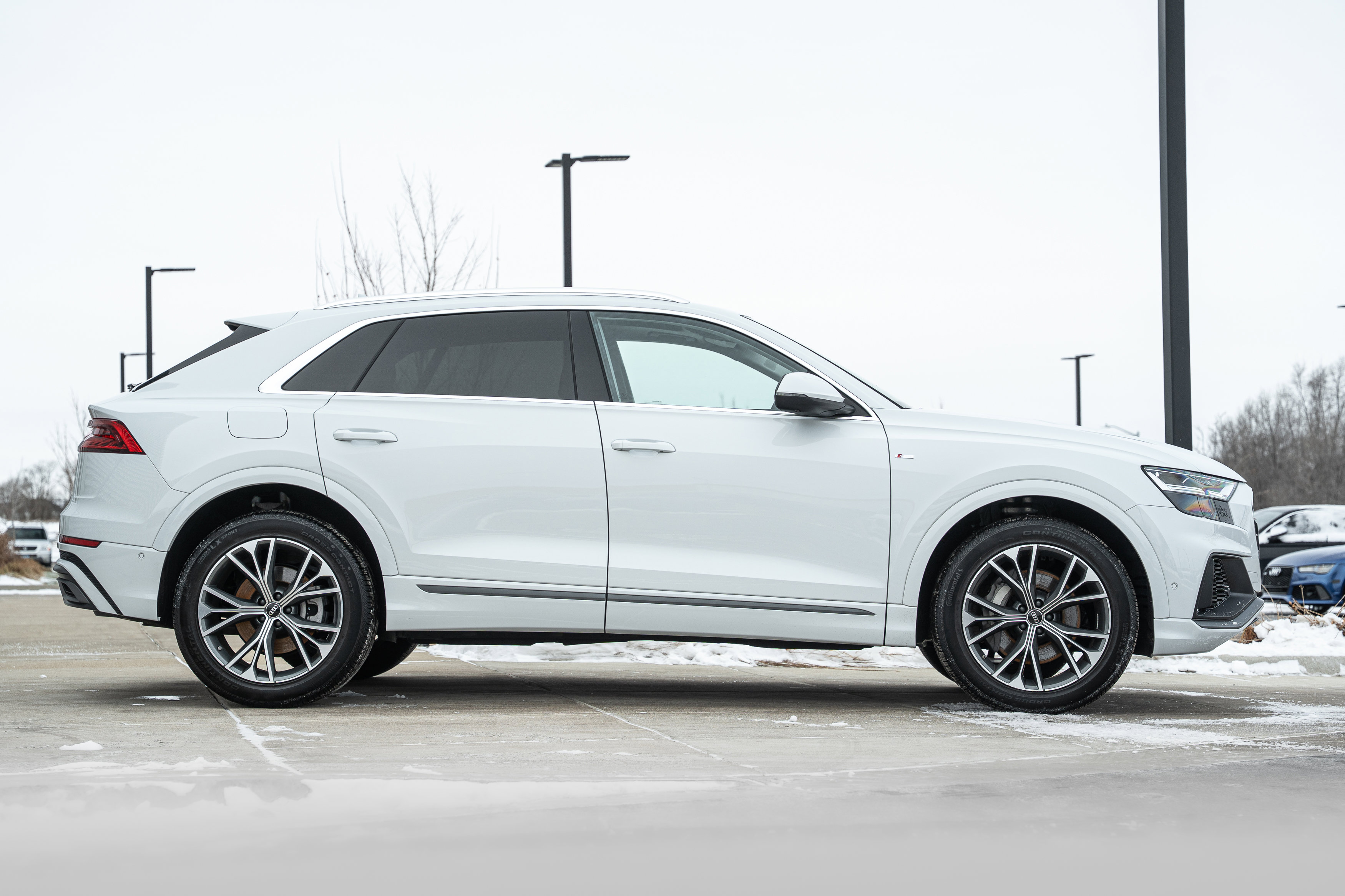 Used 2022 Audi Q8 Premium Plus w/ Premium Plus Package image 3