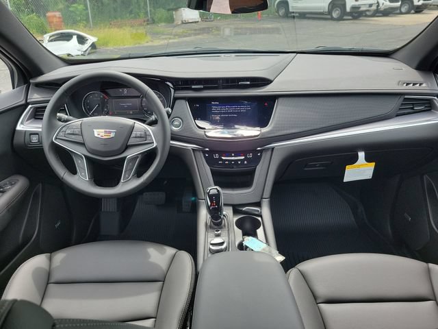 New 2026 Cadillac XT5 Luxury w/ LPO, Floor Liner Package AWD/4WD image 7