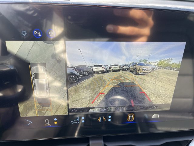 New 2027 Chevrolet Equinox LT w/ Convenience Package II AWD/4WD image 17
