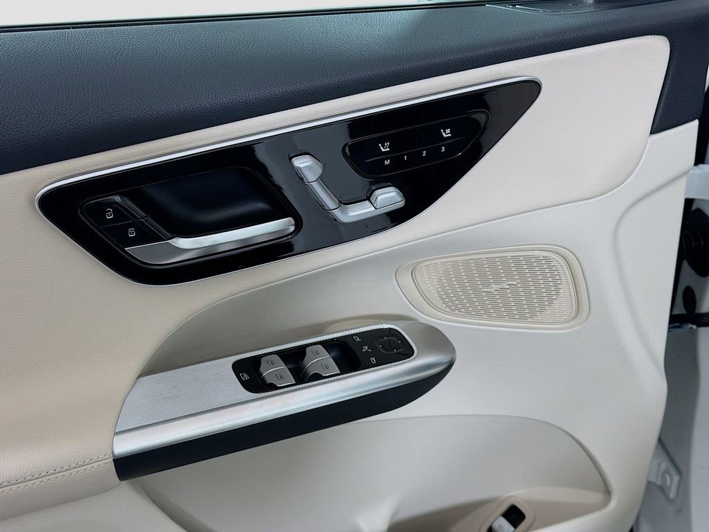 Used 2026 Mercedes-Benz GLC 300 4MATIC image 20