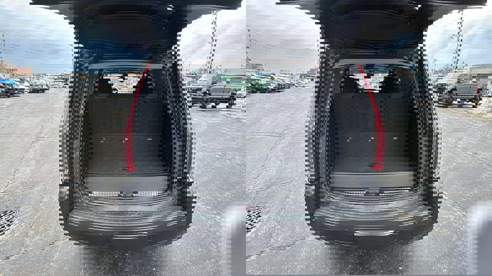 Used 2015 Cadillac Escalade Premium image 26