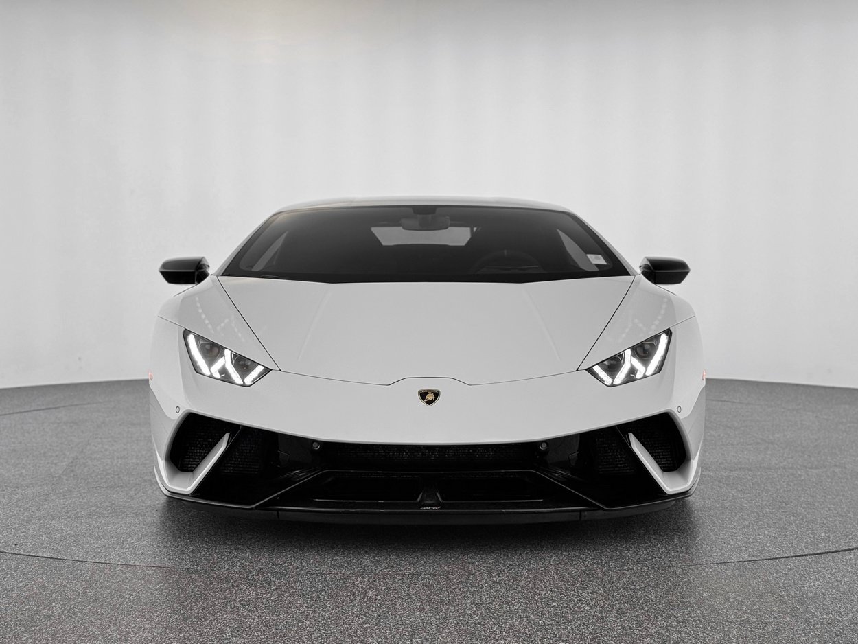 Used 2018 Lamborghini Huracan Performante AWD/4WD image 10