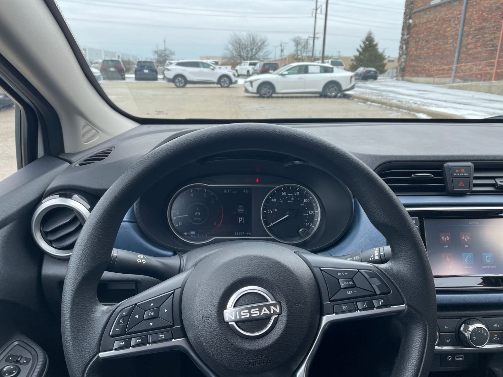 Used 2025 Nissan Versa SV image 33