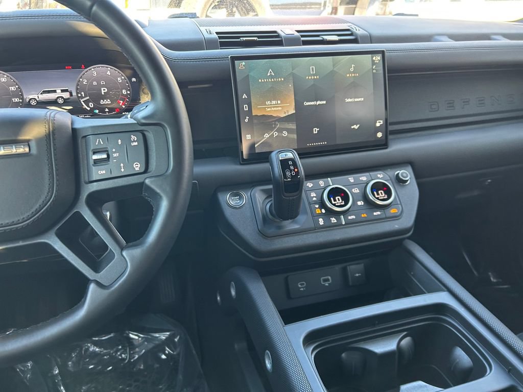 Used 2024 Land Rover Defender 130 Outbound AWD/4WD image 17