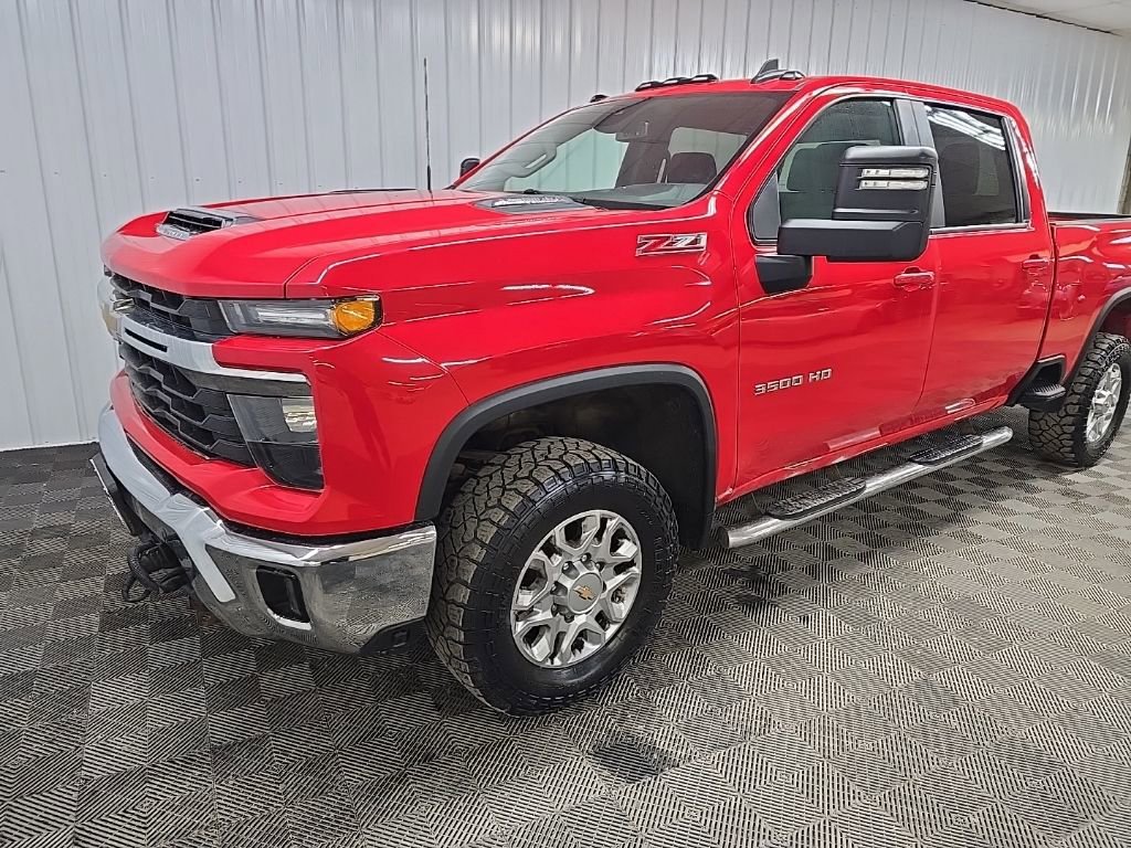 Used 2024 Chevrolet Silverado 3500 LT w/ Convenience Package image 8