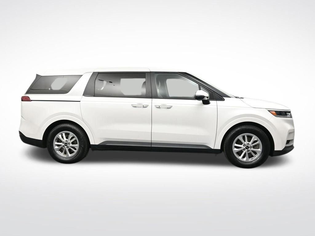 Used 2022 Kia Carnival LX FWD image 6