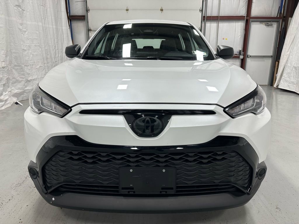 Used 2025 Toyota Corolla Cross AWD Hybrid image 2