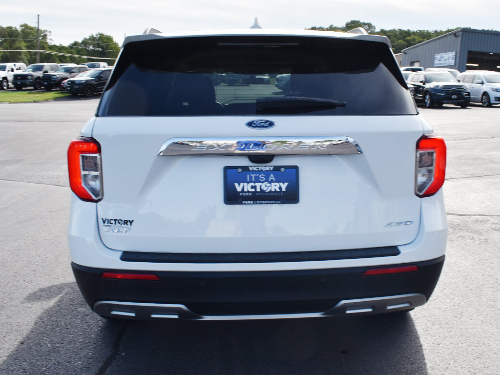 Used 2024 Ford Explorer XLT w/ Equipment Group 202A AWD/4WD image 26