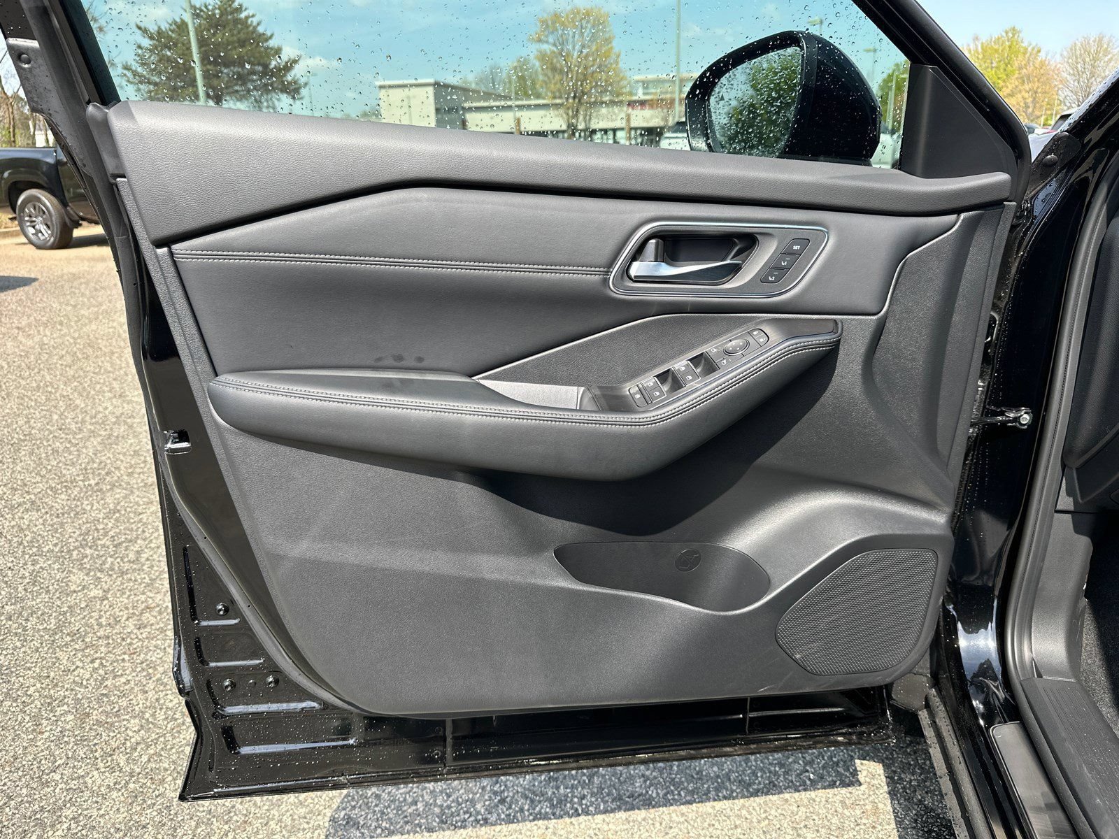 New 2026 Nissan Rogue Platinum w/ Tech Package AWD/4WD image 8