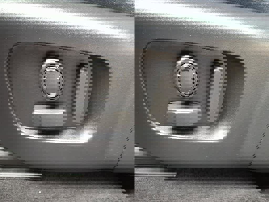 Used 2020 Land Rover Range Rover Evoque SE image 9