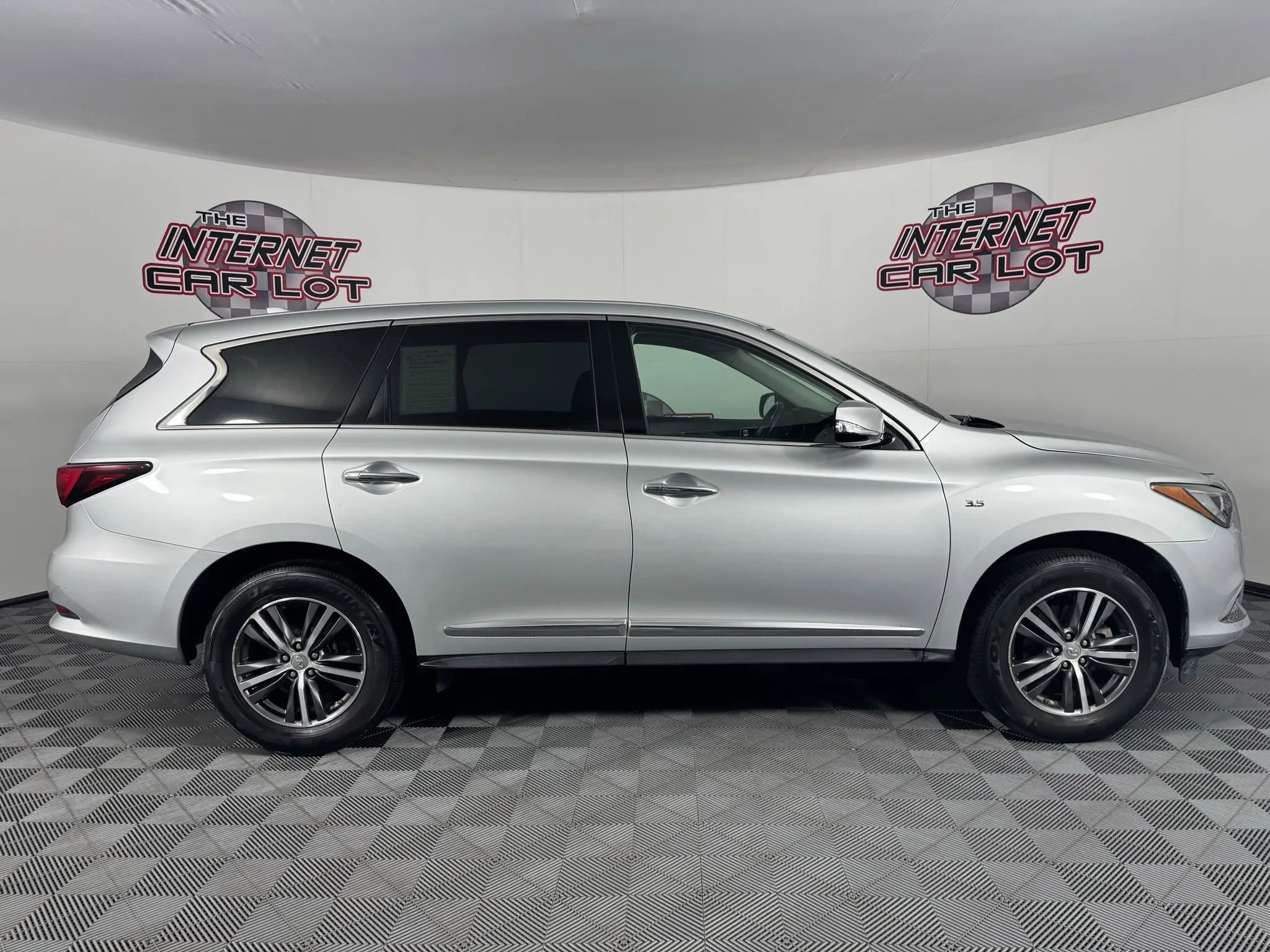 Used 2018 INFINITI QX60 Luxe image 8