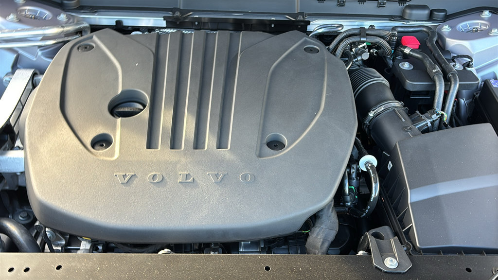 New 2027 Volvo XC60 B5 Plus AWD/4WD image 30