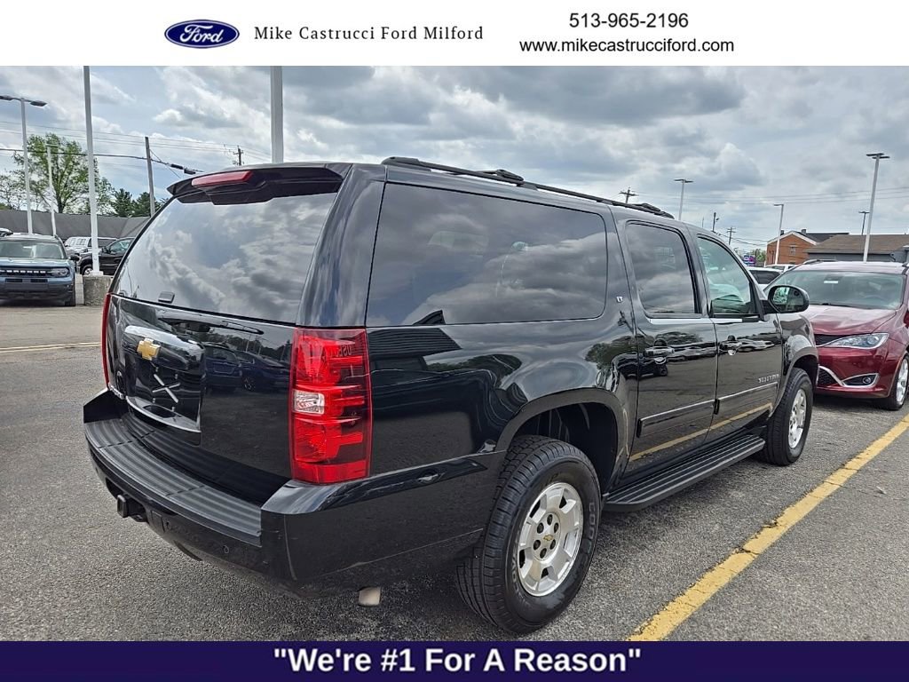 Used 2014 Chevrolet Suburban LT image 2