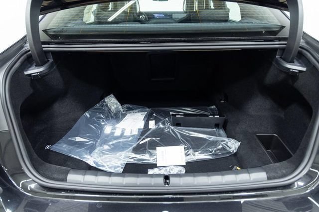 Certified 2025 BMW 740i xDrive AWD/4WD image 11
