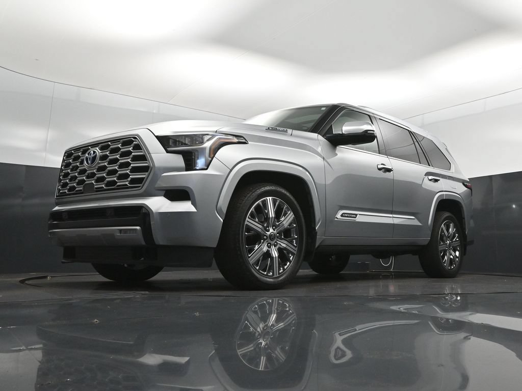Used 2023 Toyota Sequoia Capstone AWD/4WD image 39