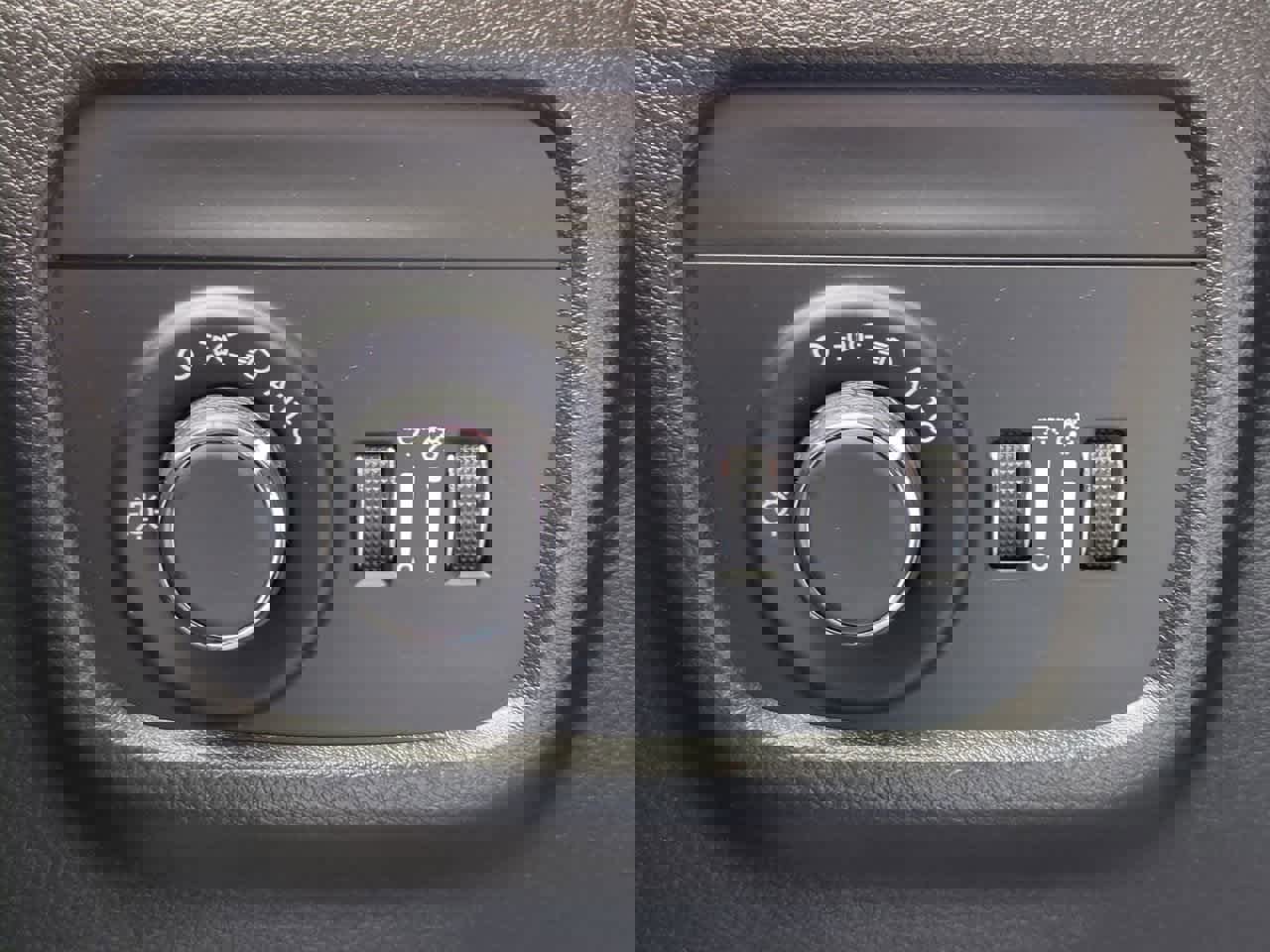 Used 2023 Jeep Grand Cherokee L Laredo image 18