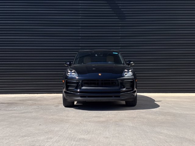 Certified 2022 Porsche Macan AWD/4WD image 10