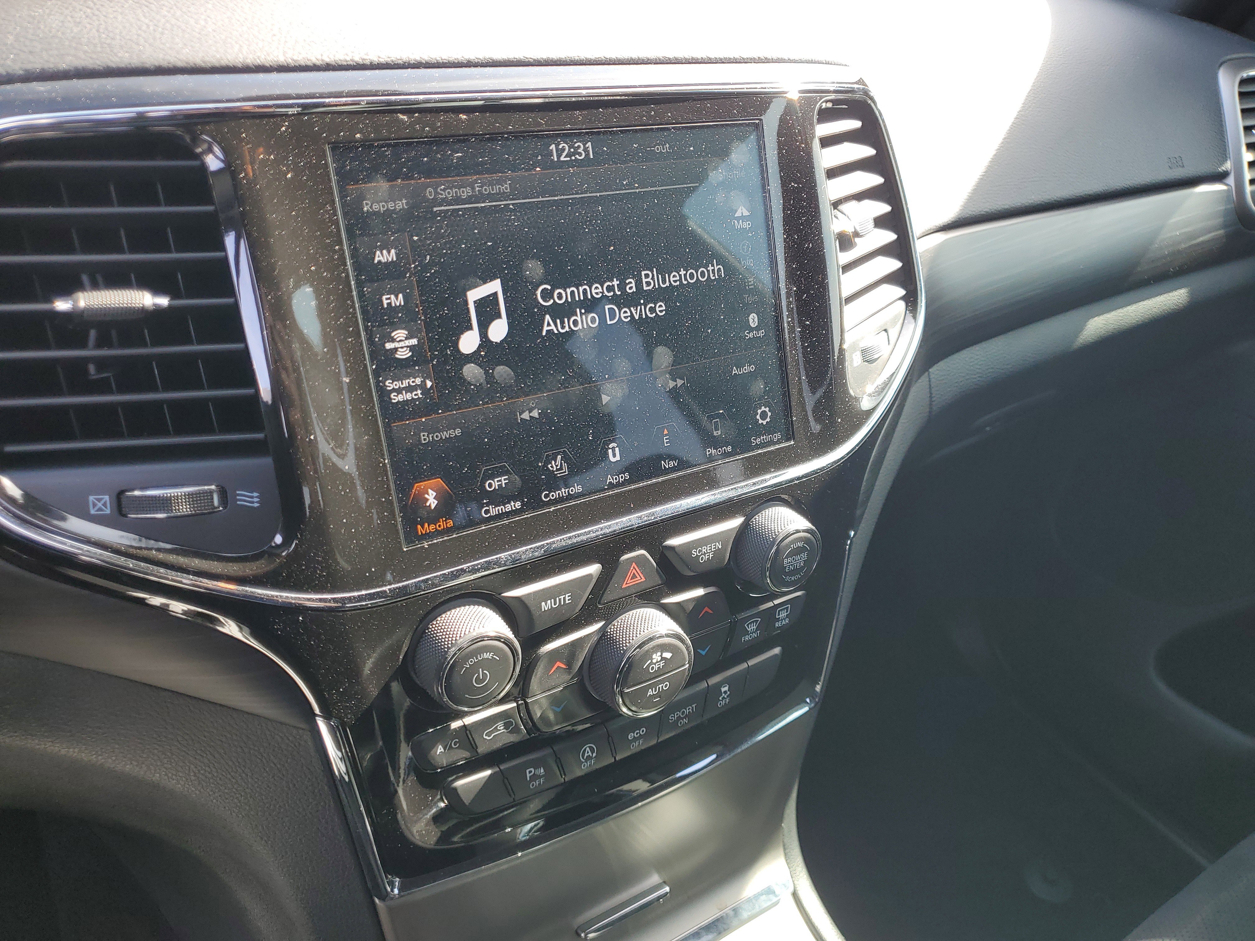 Used 2022 Jeep Grand Cherokee Laredo X image 24