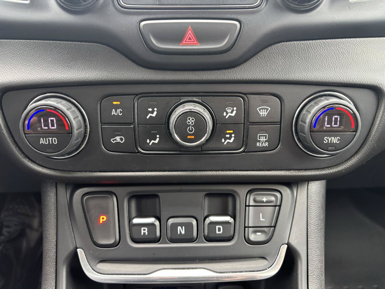 Used 2019 GMC Terrain SLT w/ Preferred Package AWD/4WD image 22