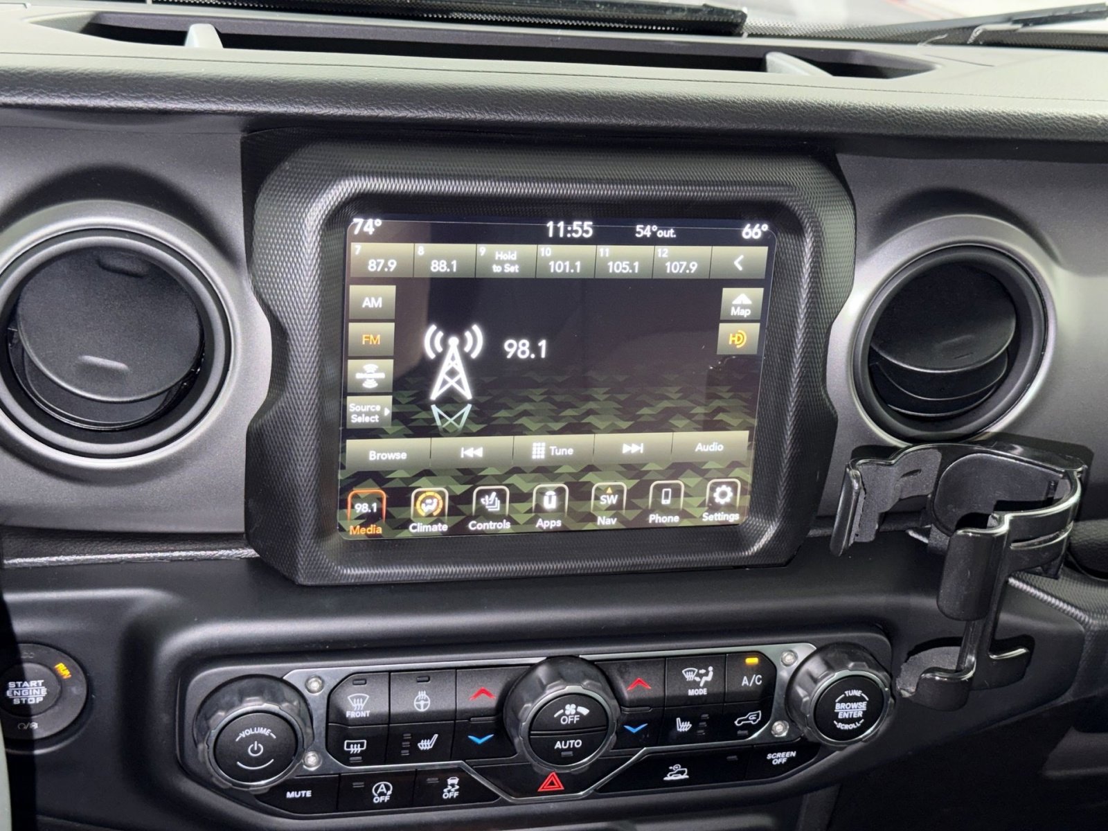 Used 2022 Jeep Wrangler Unlimited Sport image 18