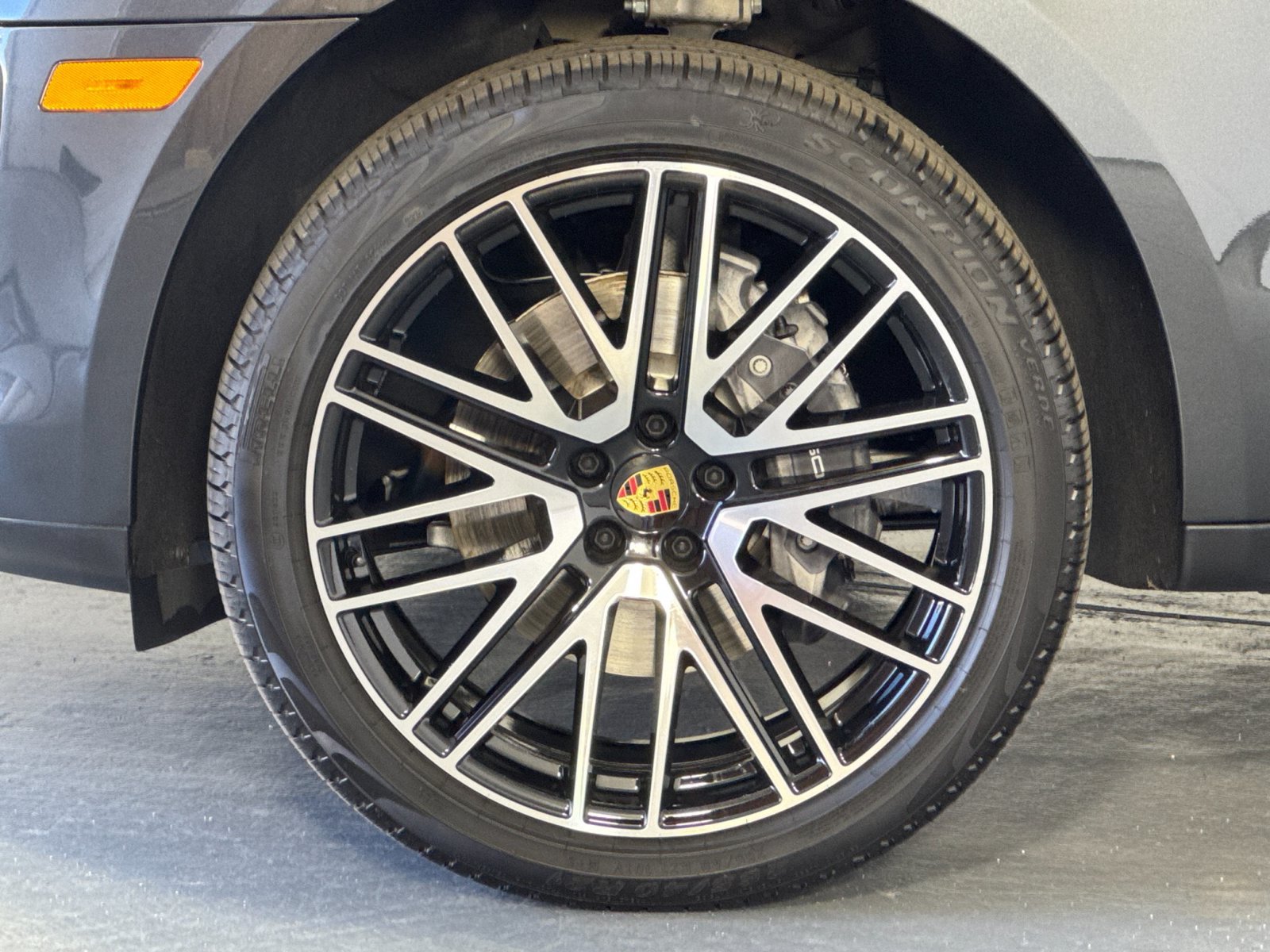 Certified 2026 Porsche Macan AWD/4WD image 33