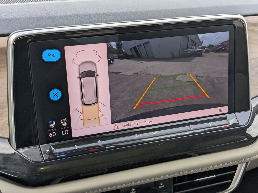 Used 2025 Volkswagen Atlas SE image 21