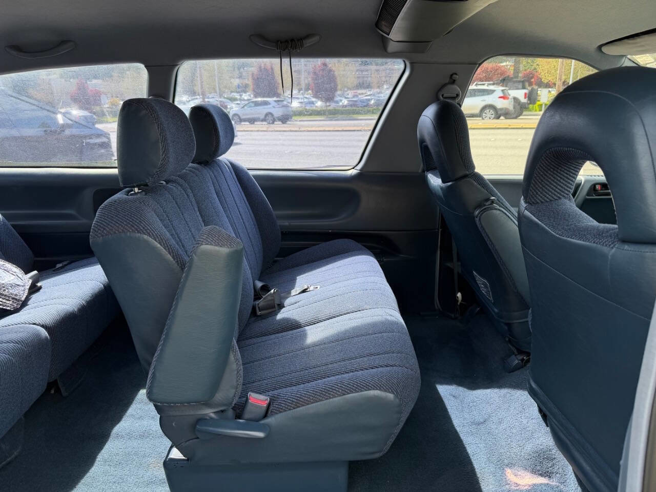 Used 1993 Toyota Previa Deluxe RWD image 16