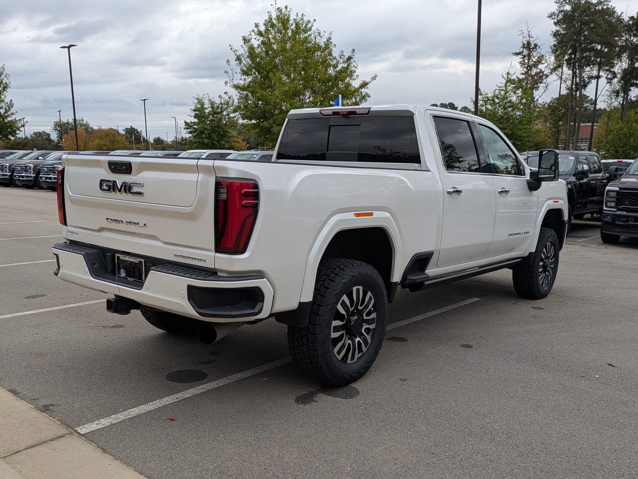Used 2024 GMC Sierra 2500 Denali Ultimate image 4