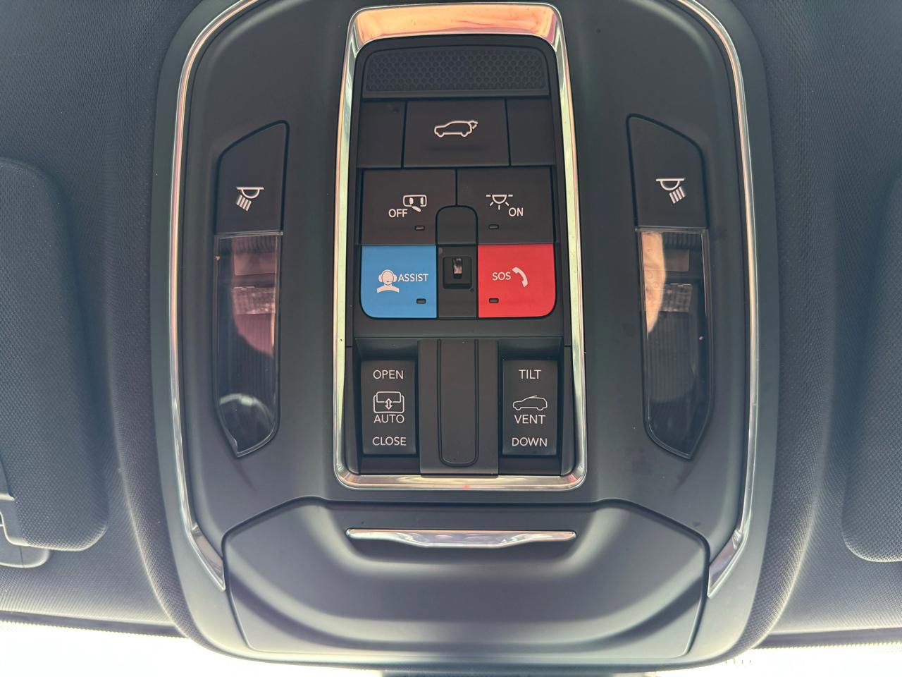 Used 2024 Jeep Grand Cherokee Altitude image 26