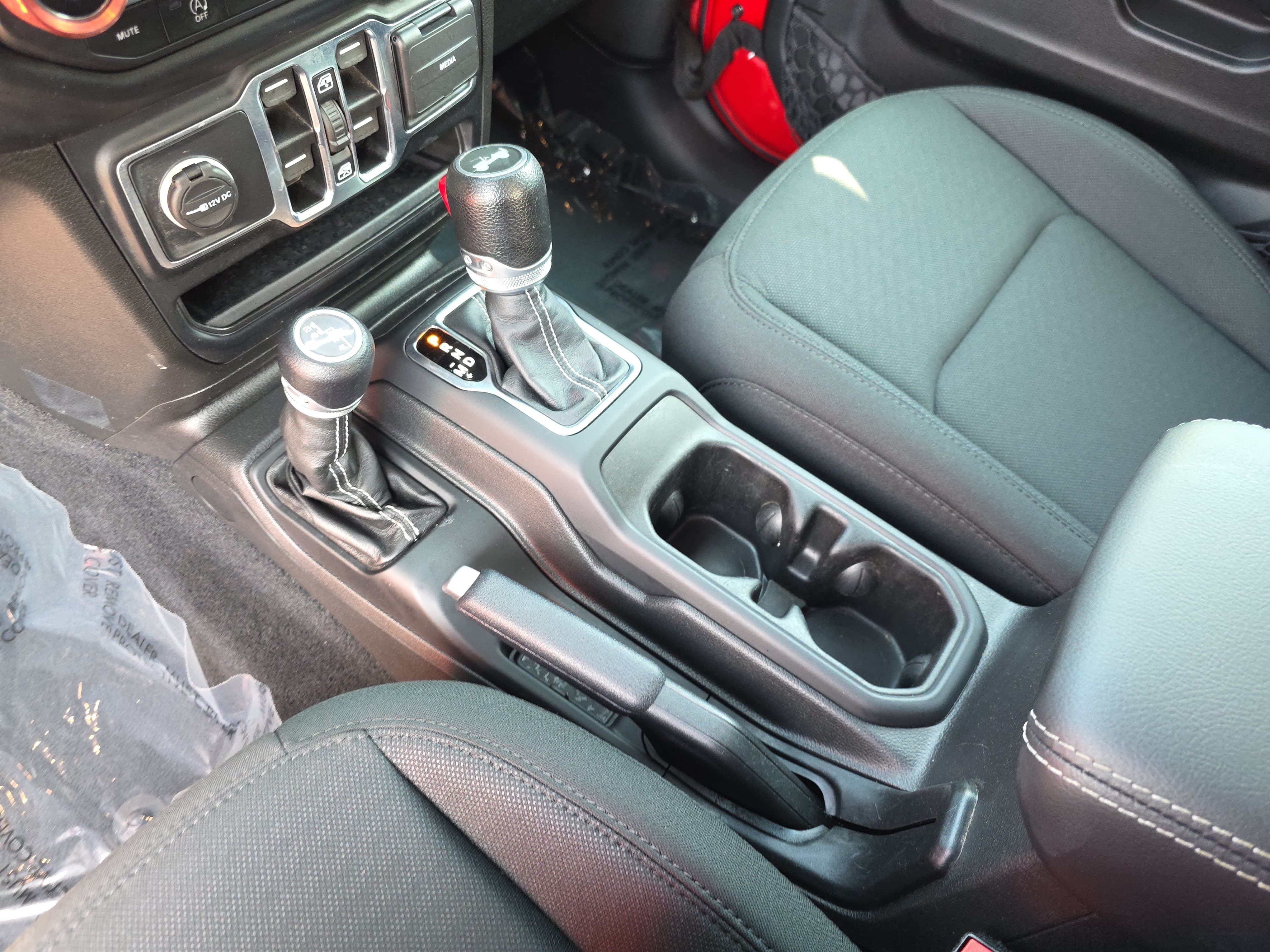 Used 2021 Jeep Wrangler Unlimited Sahara AWD/4WD image 22