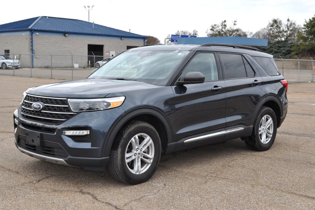 Used 2024 Ford Explorer XLT w/ Equipment Group 202A image 1