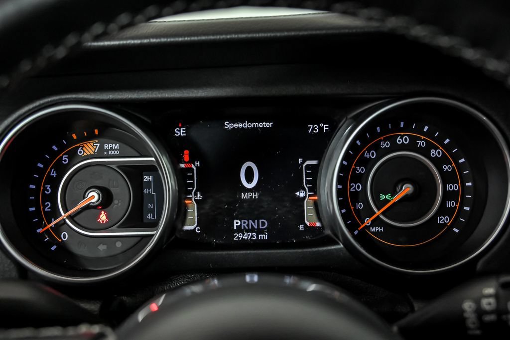 Used 2018 Jeep Wrangler Unlimited Sahara AWD/4WD image 16
