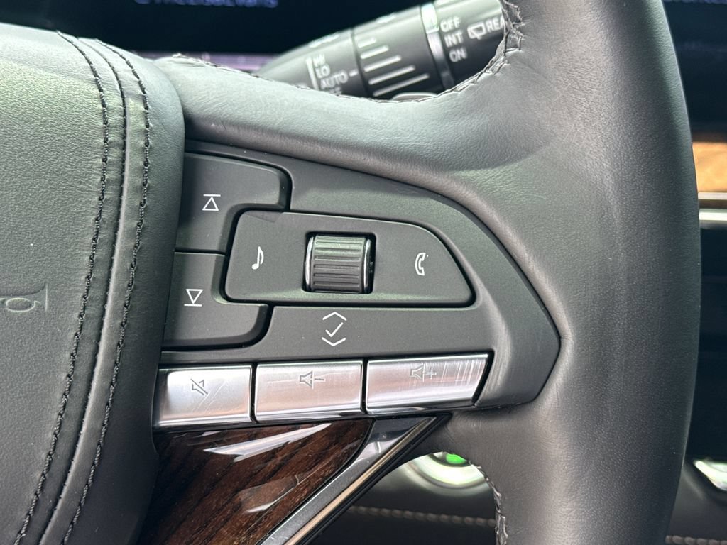 Used 2023 Cadillac Escalade Sport Platinum AWD/4WD image 28