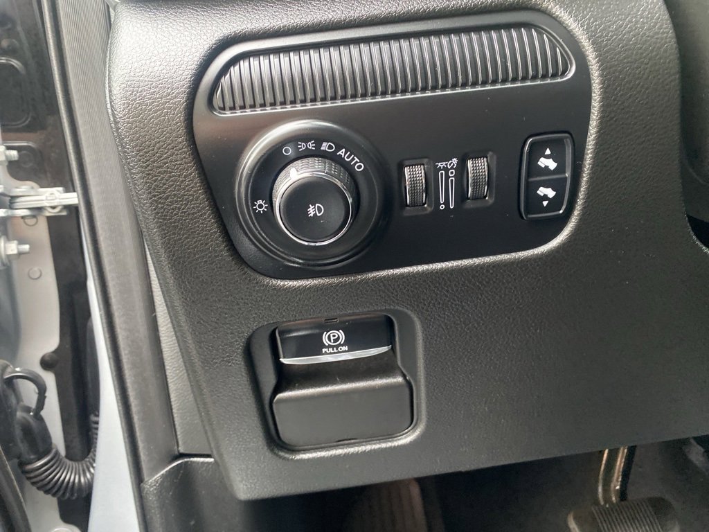 Used 2024 Jeep Wagoneer Series II w/ Flexible Seating Group image 10